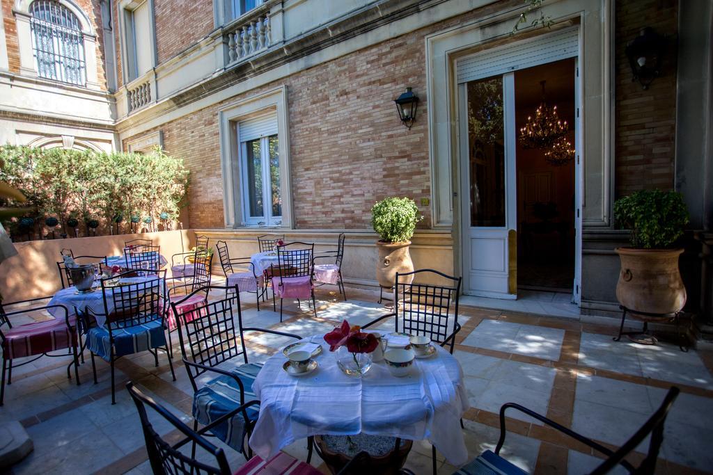 Villa De La Palmera Seville Exterior photo